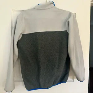 Patagonia full zip jacket cream and grey - women’s size xs thumbnail 4