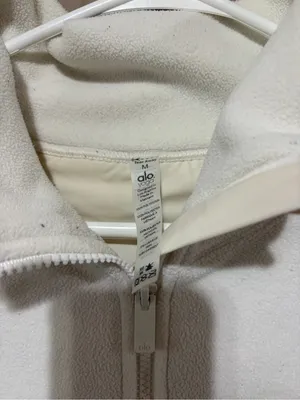 Alo Yoga off-white half-zip ski jacket thumbnail 2