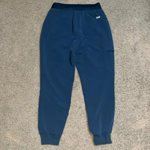 FIGS Catarina + High Waisted Zamora Jogger Scrubs Matching Set Dark‎ Harbor XS/S thumbnail 7