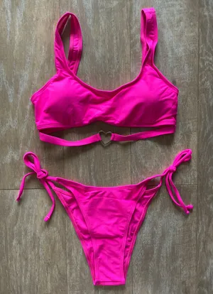 Hot pink cut out heart bikini set S NEW thumbnail 1