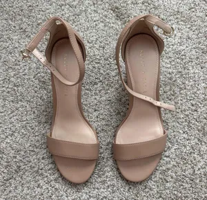 Kelly & Katie Heels Nude Block thumbnail 1