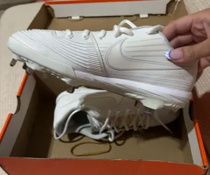 Nike softball/baseball metal cleats  thumbnail 1