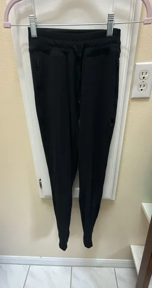 Buffbunny Rosa Pocket Joggers in Black thumbnail 1