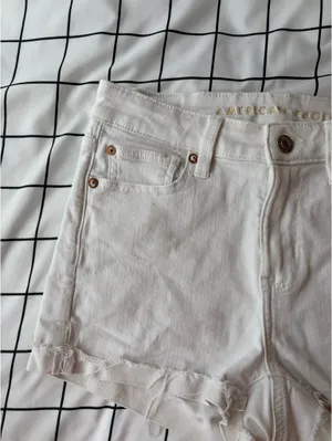 Woman’s White American Eagle Jean Shorts, Size 2, Next Level Stretch. thumbnail 2