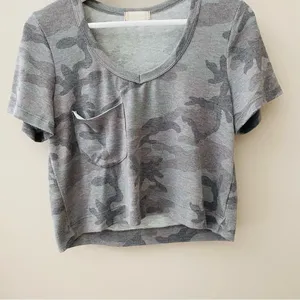 Altar'd State Crop Camo Top Tee Shirt Gray Sz Small thumbnail 3