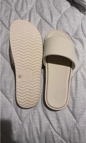 Amazon ZBY Beige Slides thumbnail 2