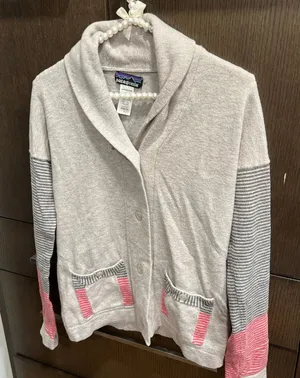 Patagonia woman’s Lambswool Cardigan‎ size small thumbnail 1