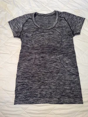 lululemon athletica Women's Heathered Black Short-Sleeve Crew thumbnail 1