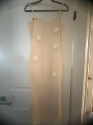 Midi White 3D Flower Dress thumbnail 2