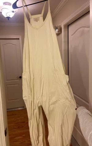 Cream Onesie Size M thumbnail 1