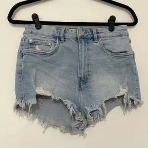 Zara Women's Denim Shorts High Waist Distressed Frayed 8 Festival Light Blue thumbnail 2