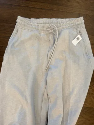 Old Navy Dynamic Fleece Joggers Light Gray Size Small NWT thumbnail 4