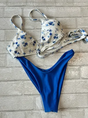aerie/ Hollister White Floral Ribbed Top with Bright Blue Bikini Bottoms Size XS thumbnail 1