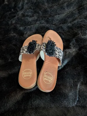 Andre Assous Womens Multi Thong Flat Sandals Size 10 Novalee shoes thumbnail 2