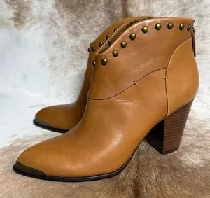 B MAKOWSKY QUINCY‎ LEATHER ANKLE BOOTS Size 8 B45 thumbnail 1