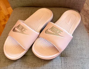 Women's 9 Nike Slides thumbnail 1