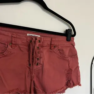 Billabong Burnt Red Lace Front Distressed Short Shorts Size‎ 27 thumbnail 3