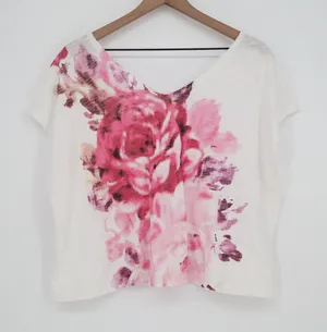 mark. T-Shirt Womens XXL White Pink Floral Rose V-Neck Short Sleeve Excellent thumbnail 1