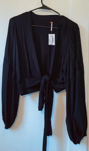 South Moon Under Black Tie Front Top thumbnail 4