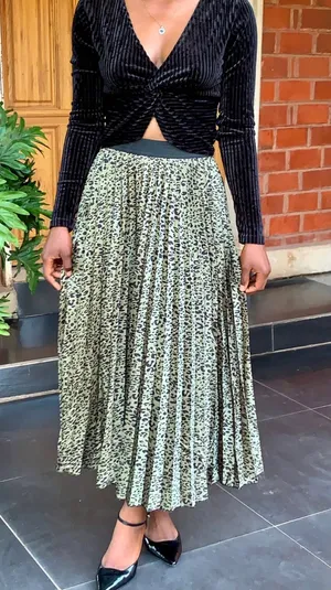 Zara Cheetah Print Pleated Midi Skirt thumbnail 1