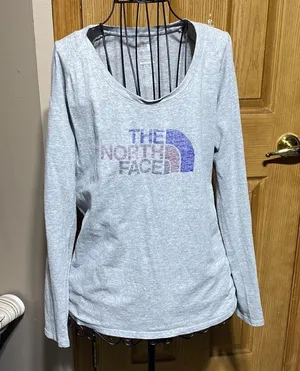 The North Face long sleeve shirt​​ thumbnail 1