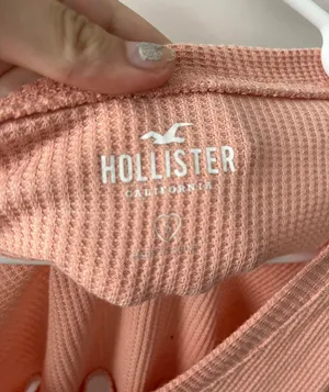 Hollister Long Sleeve thumbnail 3