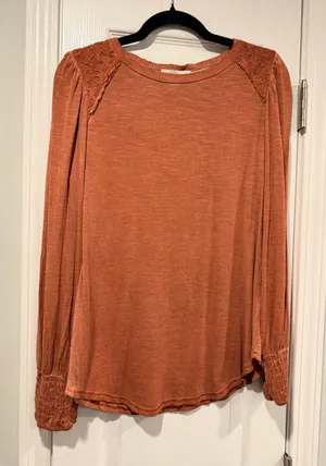 NWT Knox Rose Size M Rust Lace Shoulder Smocked Cuff Long Sleeve Boho Top thumbnail 1