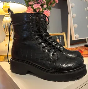 Steve Madden Boots thumbnail 1