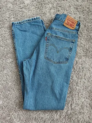 Levi's 501 Women’s High-Rise Straight Leg Jeans thumbnail 4