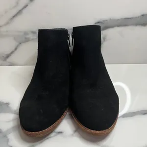 Gianni Bini Minimalist Black Leather Bootie Sz 7.5 Closet Staple Boho Festival thumbnail 2