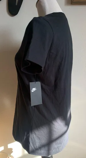 Nike New  Active Tshirt thumbnail 5