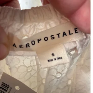 Aeropostale NWT Women's Size S Eyelet Button-Front Square-Neck Crop Top White thumbnail 5