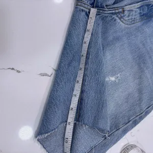 Levis Shorts Womens Size 26 Cut Off 501 Jean Denim Shorts thumbnail 6