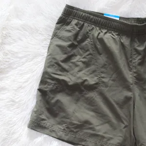 Dark Green Columbia Hiking shorts thumbnail 2