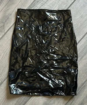Black Mini Pencil Skirt for Night Out thumbnail 1