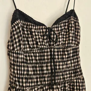 NIA Black Tan Gingham Smocked Midi Thomas Dress Lace Trim Pockets Womens Medium thumbnail 4