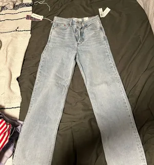 Aritzia Denim Forum Jeans thumbnail 1