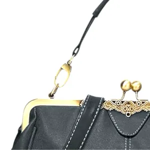 Elegant Black faux leather kiss lock Handbag! New thumbnail 4