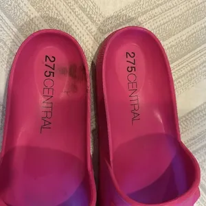 275 Central Women’s Hot Pink Fuchsia Rubber Stud Detail Slides - Size 38 thumbnail 2