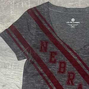 Level Wear University Of Nebraska Huskers V-Neck Shirt Juniors M Dark Grey NCAA thumbnail 4