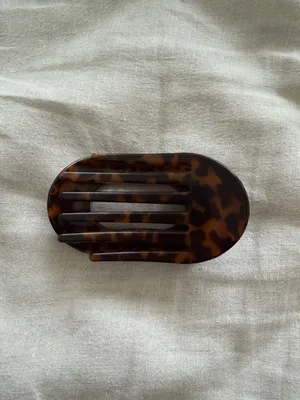 Tortoiseshell Oval Women’s Hair Clip Brown thumbnail 2