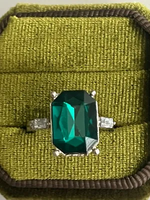 Titanium Steel Gorgeous Emerald Faux Gemstone Statement Ring Size 7 NWT thumbnail 2