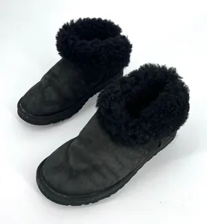 Ugg‎ low boots mini Bailey boots size 7.5 thumbnail 1