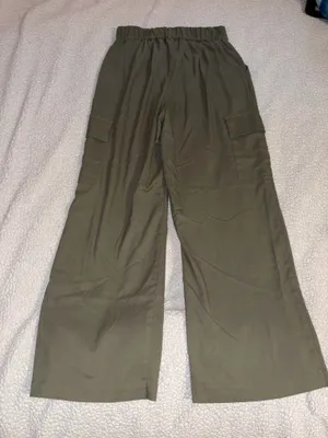 Hollister Ultra High-Rise Wide-Leg Pants thumbnail 9