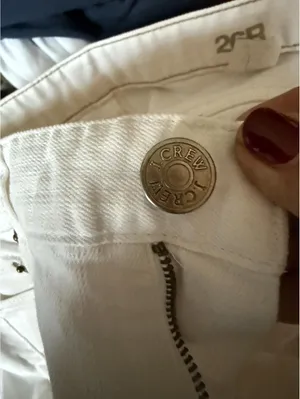 Levi’s White Bootcut Jeans with Classic Five-Pocket Design thumbnail 9