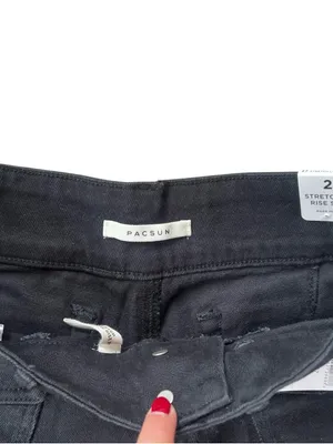 PacSun Black Low-Rise Women's Jean Shorts with Flap Pockets thumbnail 6