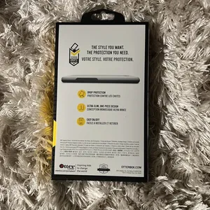 OtterBox Symmetry Series Case for iPhone XR, Clear‎ thumbnail 3