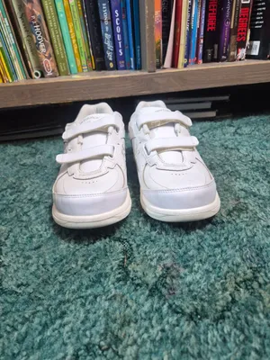 New Balance 577 Walking Shoes 8 Wide thumbnail 2
