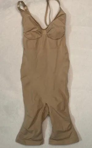 SKIMS Mid Thigh Sculpting Bodysuit S/M thumbnail 2