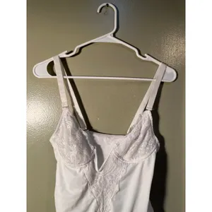 Women's Size Medium Lace Tummy Control Shapewear Bodysuit White Deep V-Neck Low thumbnail 3